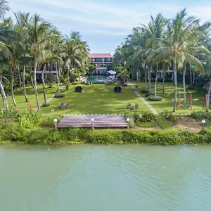 Emerald Riverside Feriested